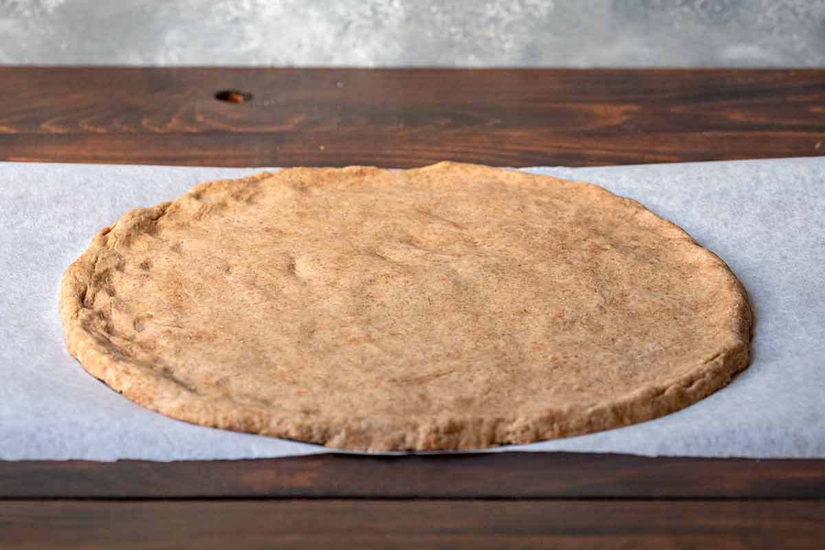 Γρήγορη ζύμη πίτσας με γιαούρτι, χωρίς μαγιά.